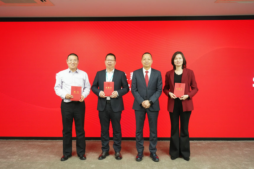 AI驱动，品牌赢未来 | 胜利之星2024年度总结表彰暨2025年启动大会